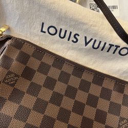 Authentic  Louis Vuitton Damier Ebene Pochette 