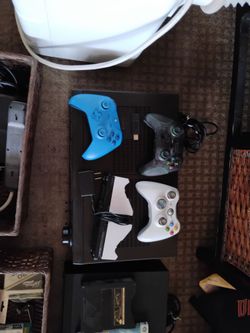 Xbox controllers & charger