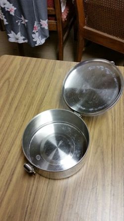 Tiffin to carry air tight food