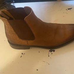 Taft Boots Size 8 (8M/9.5W)