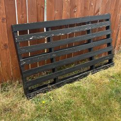 Free Large Pallet. Painted black for a project but didn’t get around to it. 