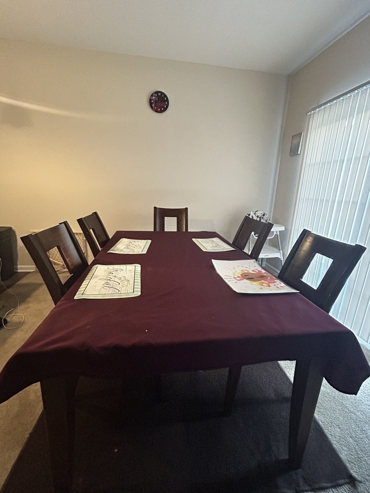 Kitchen Table W/6 Chairs And Extra Leaf