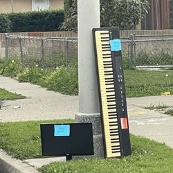 free keyboard and computer monitor