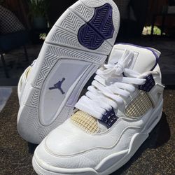 Jordan 4 Retro Metallic Purple