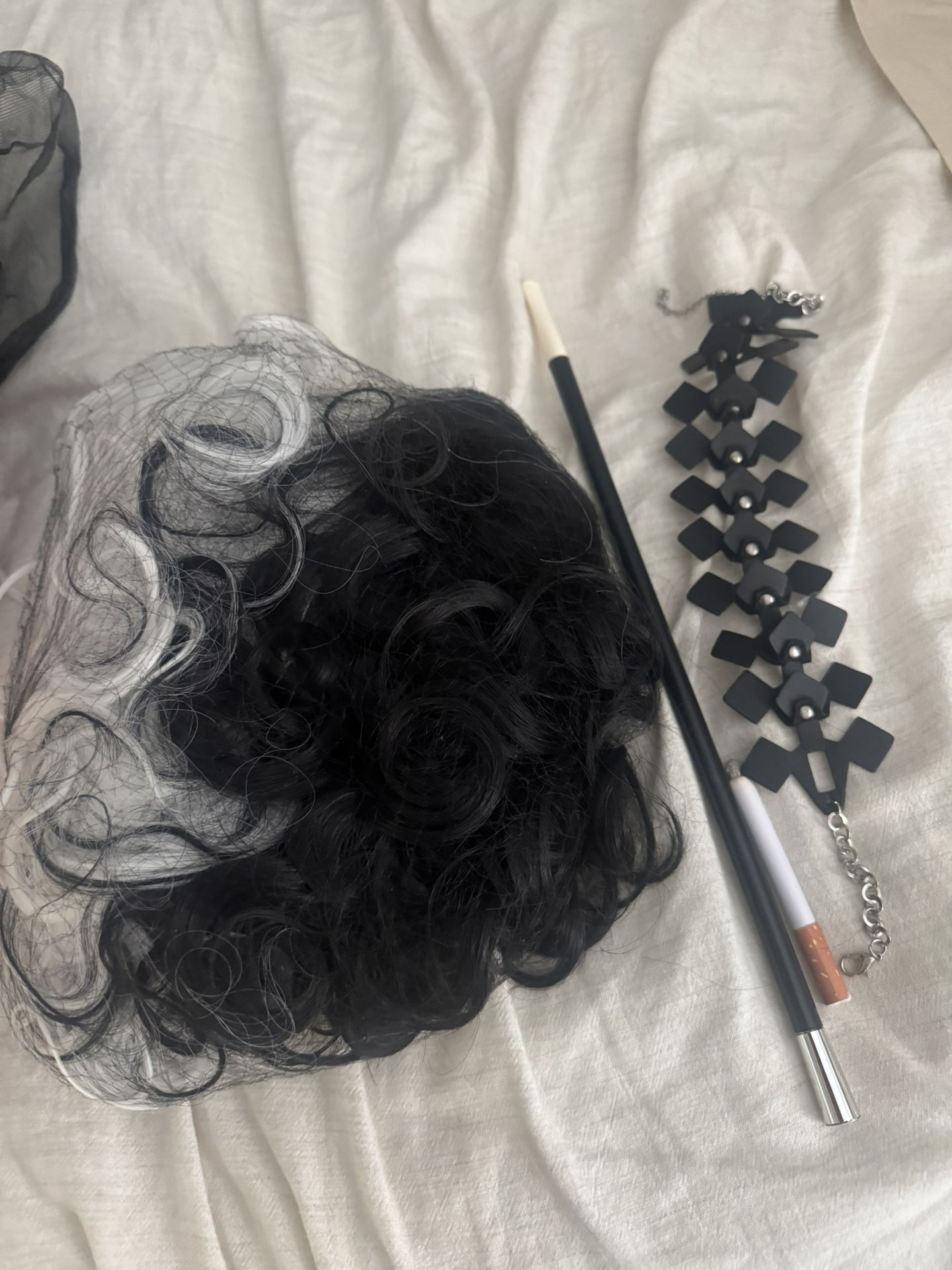 Cruella Movie Wig And Accesories custome
