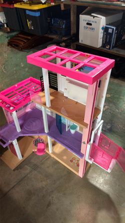 Barbie dream house