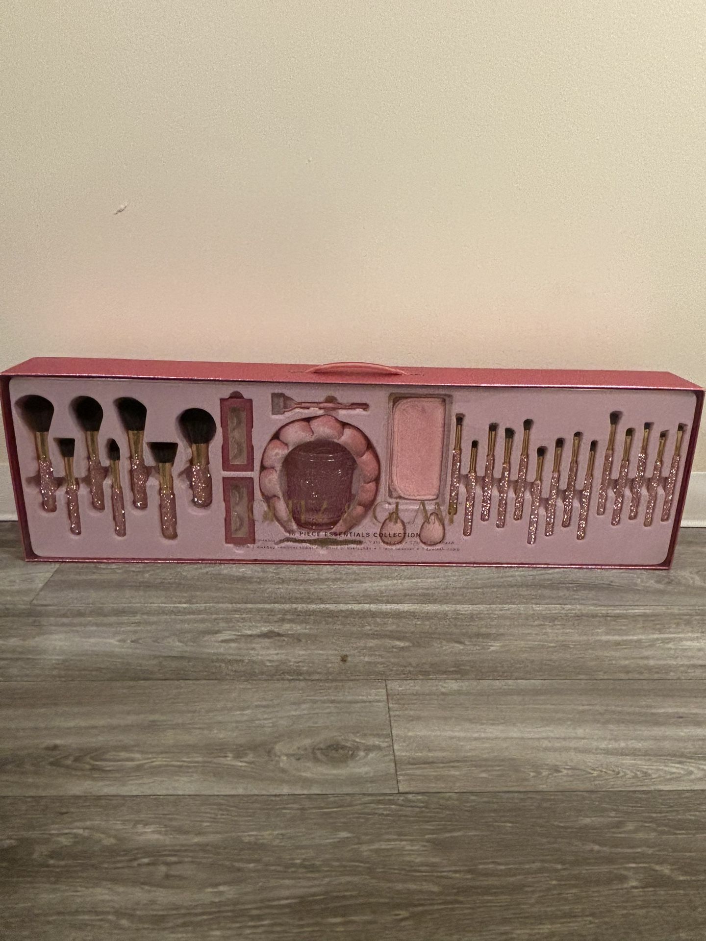 Pink Glitz And Glam Brushes