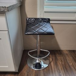 ADJUSTABLE HEIGHT BLACK BARSTOOL 