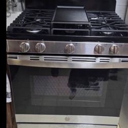 GE® 30" Free-Standing Gas Range- Price negotiable 