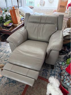 $100 FIRM - Barcalounger Genuine Leather Power Recliner (Works Perfectly!)