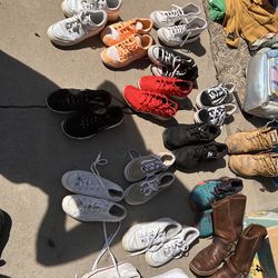 Shoes Nikes sizes 6-8