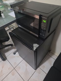 Micro.y refrigerador chico..