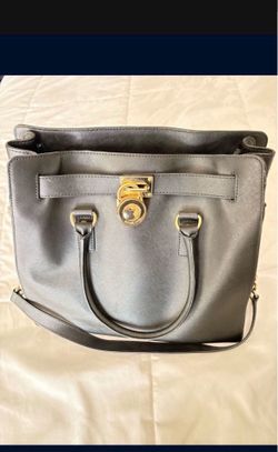 Mk purse size big  color black like new