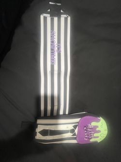 Absolutely ridiculous beetle juice sliding mitt