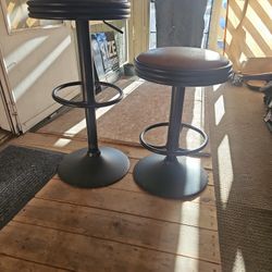 2 Swivel Adjustable Height Bar Stools 