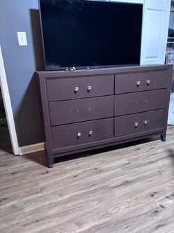 6-Drawer Wood Dresser with Crystal Knobs