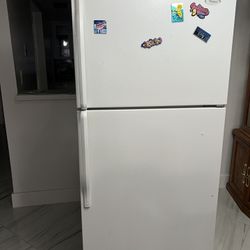 VENDO NEVERA GRANDE MARCA WHIRLPOOL EN PERFECTA CONDICIONES 