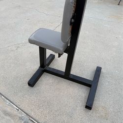 Heavy duty utility bench/seated workout chair
