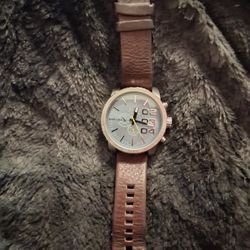 Diesel DZ-4330 Men's Watch Used Needs Battery Asking 100$