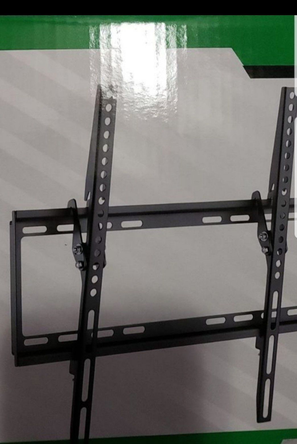 Tilt tv wall mount 22 inch to 70 inch