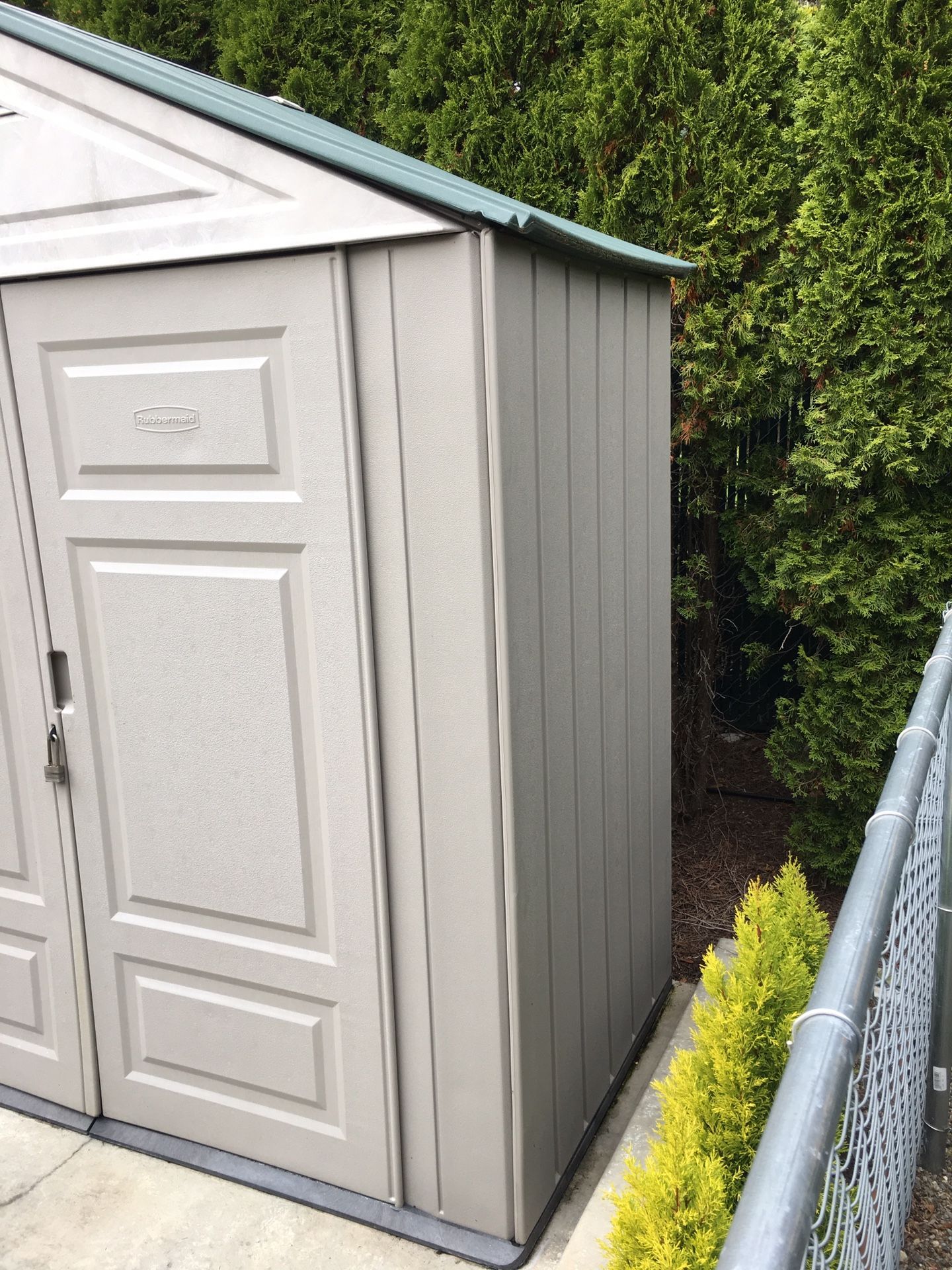 Rubbermaid Big Max Junior Storage Shed for Sale in Burien, WA OfferUp