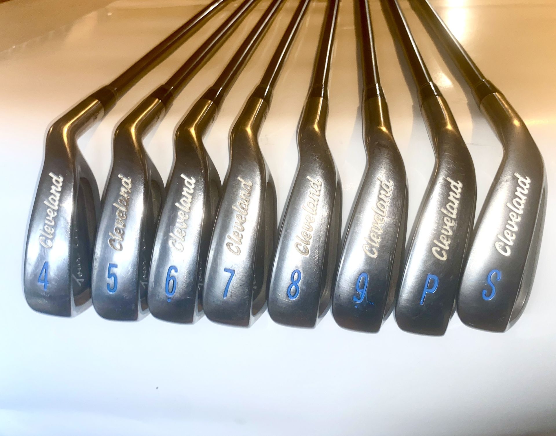 Cleveland TA-5 8pcs Golf Set. 4-PW+SW. Senior Graphite Shafts with New midsize Grips. Men’s Right Hand.