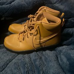 Nike Boots 