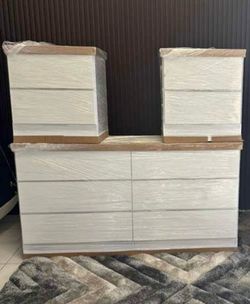 Dresser and 2 nightstands - Cómoda y 2 mesitas de noche