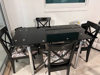 Dining room table