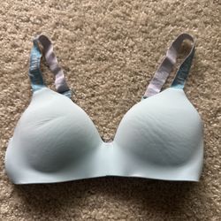 2  Victoria Secret Bra/bralettes 