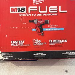 Milwaukee Lock Bolt Installer