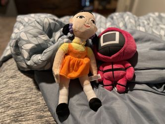 Squid Game Guard And Girl Plush