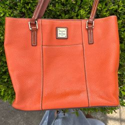 Dooney&Bourke 1975