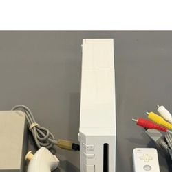  Complete Nintendo Wii Video Game Console RVL-101 backword compatible to play gamecube games Tested & Working