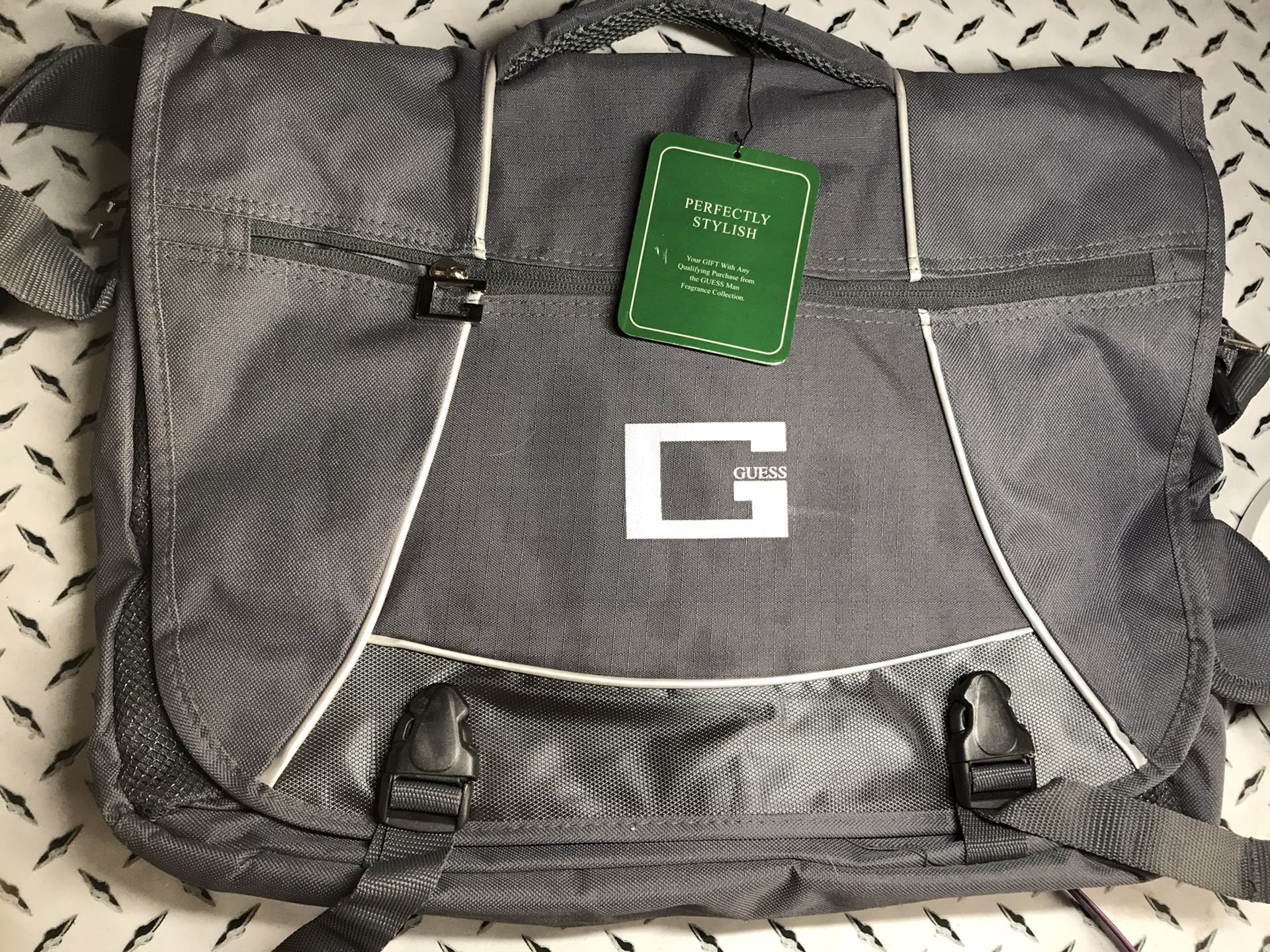 Guess Messenger Bag