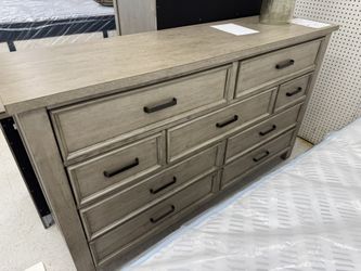 Elegant Cottage Style Gray 9 Drawer Dresser 