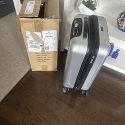 Suitcase Brand New Size 22 For Sale 