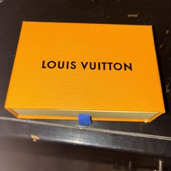 Great Deal Lv Slim Braclet Great Condition