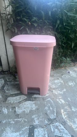 In Wasco- New 13 Gallon Trash Can $20