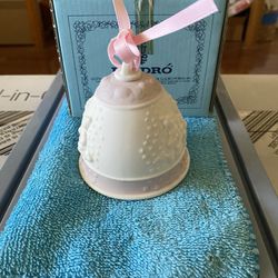 Lladro 1987 Bell