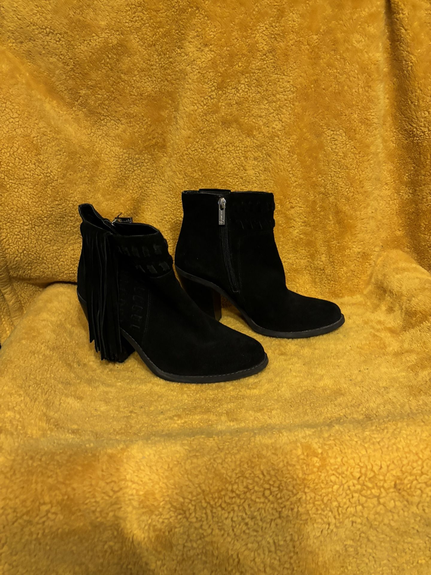 Jessica Simpson Women’s Chassie Fringe Ankle Boots