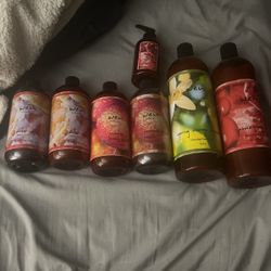 WEN by Chaz Dean Cleansing Conditioner All Of This Equals 1 Gallon + And A 6 Ounce Styling Cream