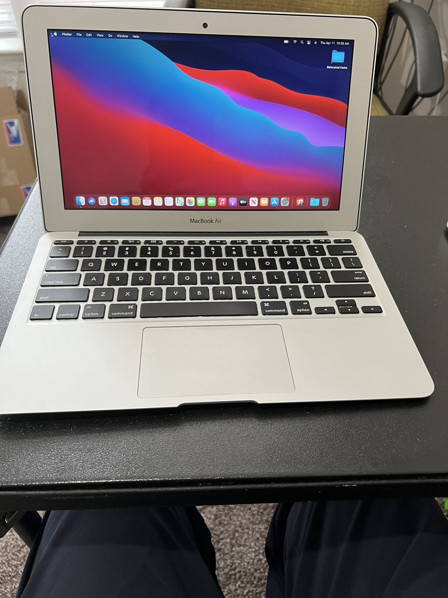 Macbook Air 11 Inch Excellent For School Or Work