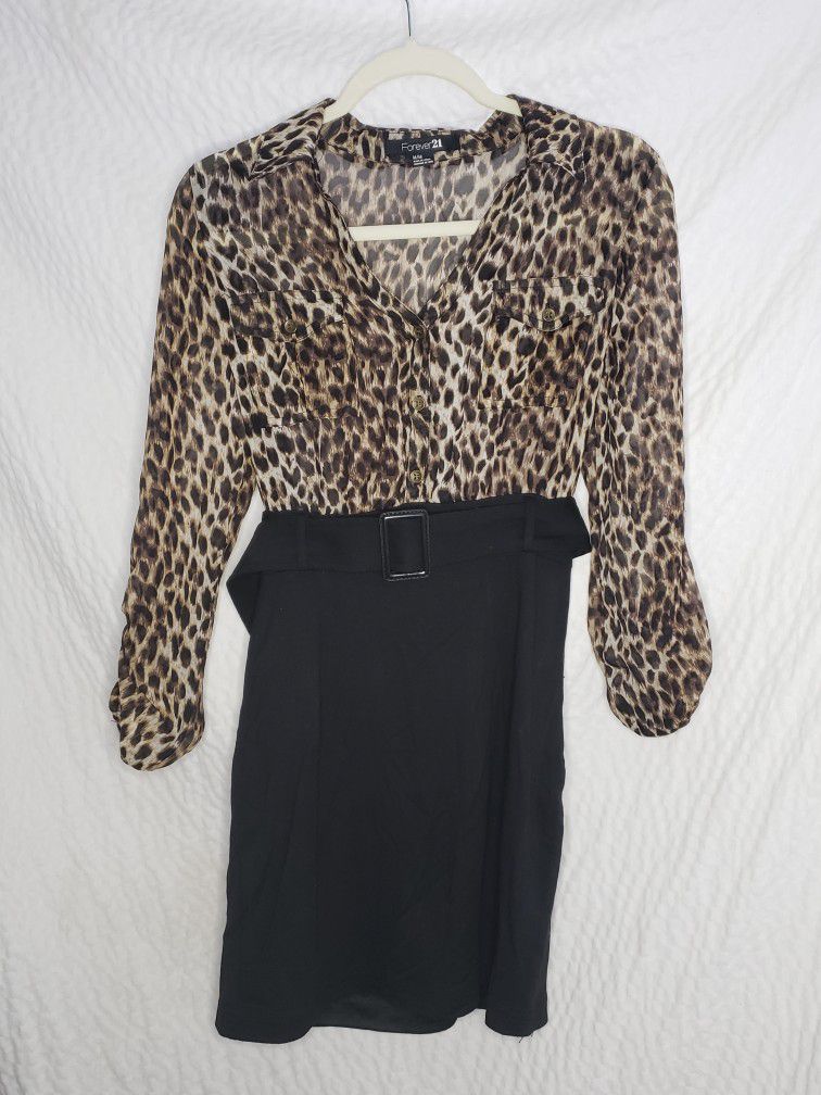 FOREVER 21 cheetah Print/solid Dress (Size M)