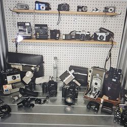 vintage antique ar I modern cameras