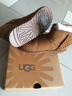 Ugg big kids size 4/same women size 6