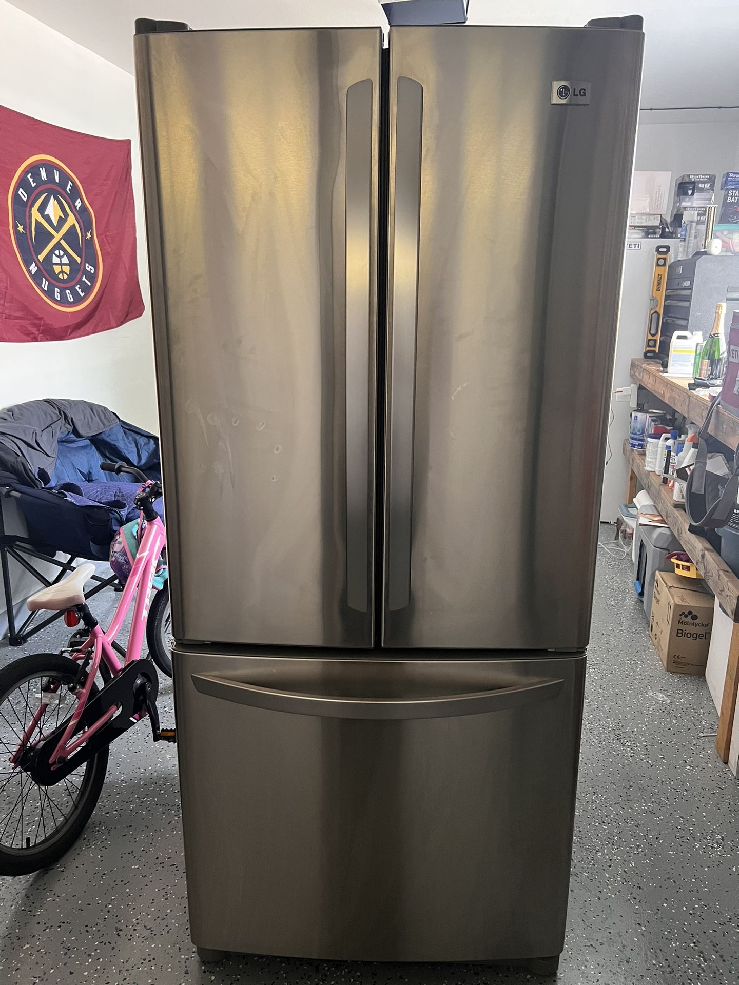 LG Refrigerator (read Description)