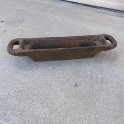 Antique Cast Iron Mold??