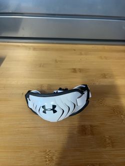 Under Armour Football Helmet Chinstrap – White/Black (Like New)