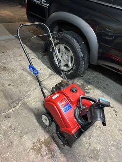 Snowblower Small Toro POWERLITE